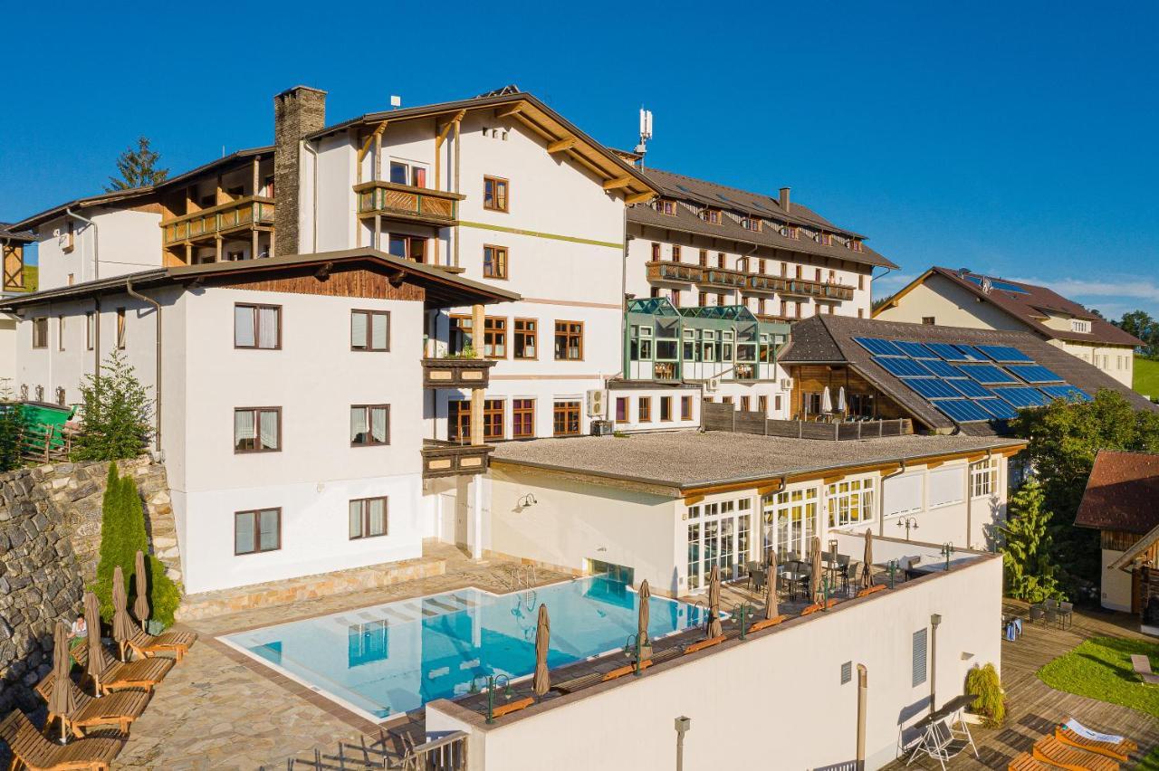 Hotel Moselebauer Бад Санкт Лионхард им Лавантал Екстериор снимка